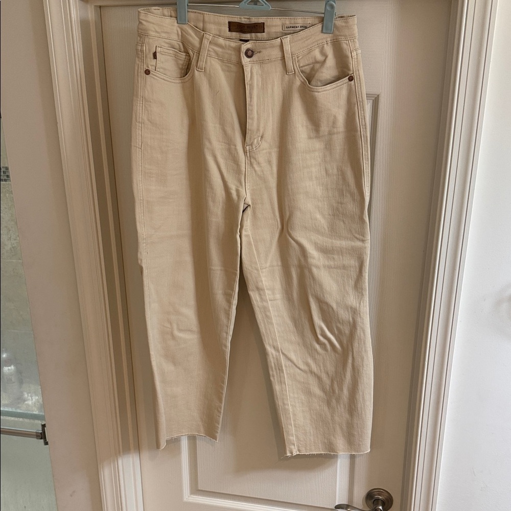 Judy Blue size 13/31 cropped denim, garmet dyed cream.